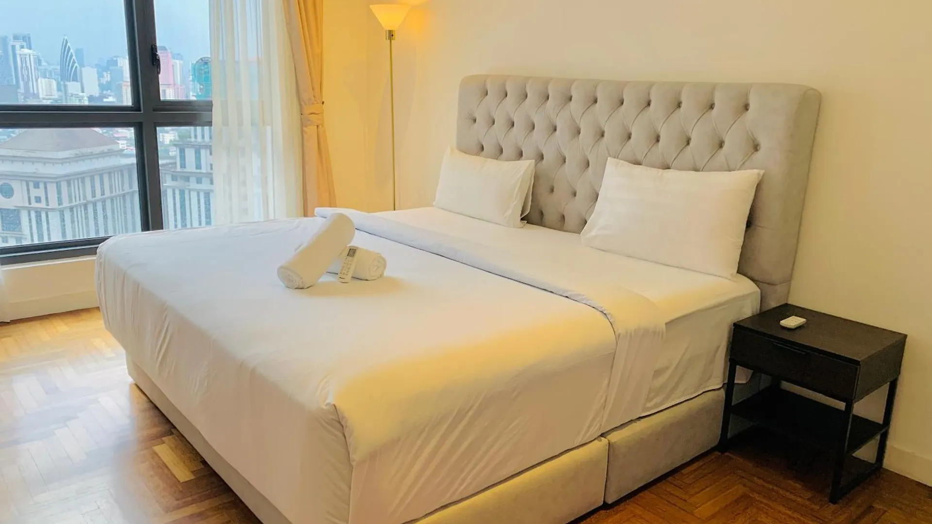 Apartamento The Mews Suites Klcc By Luna Kuala Lumpur