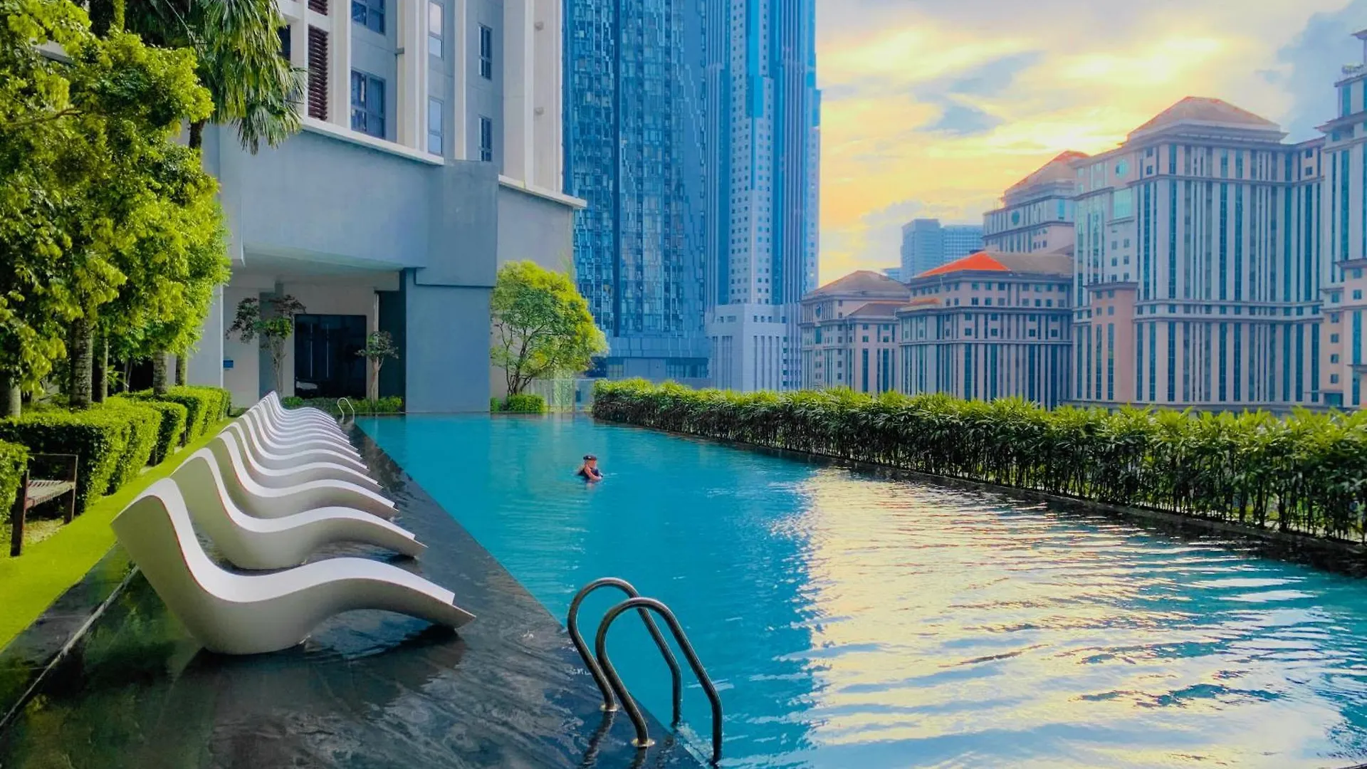 The Mews Suites Klcc By Luna Kuala Lumpur