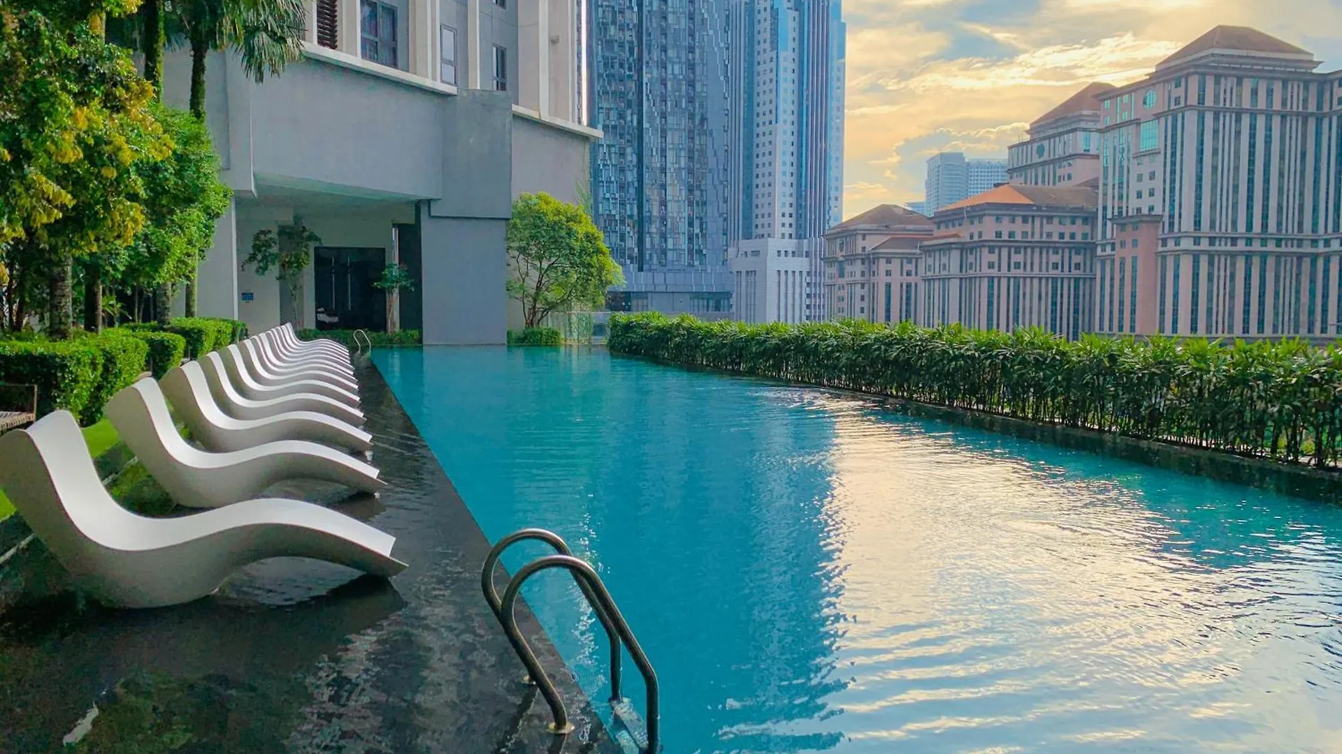 קואלה לומפור The Mews Suites Klcc By Luna קואלה לומפור